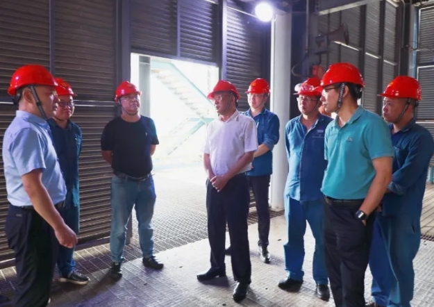 集團(tuán)領(lǐng)導(dǎo)調(diào)研聚碳酸酯裝置技改項(xiàng)目推進(jìn)情況2.png